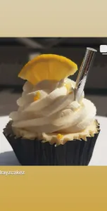 Lemon Squeeze  Cheesecake Cupcake