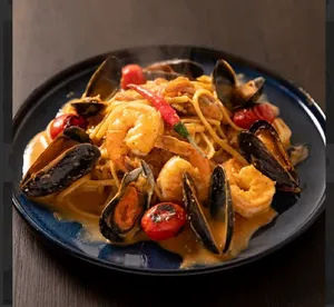 Red Chilli Shrimp & Mussel Linguine